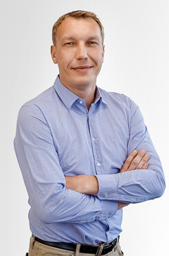 Daniel R. - Director Marketing